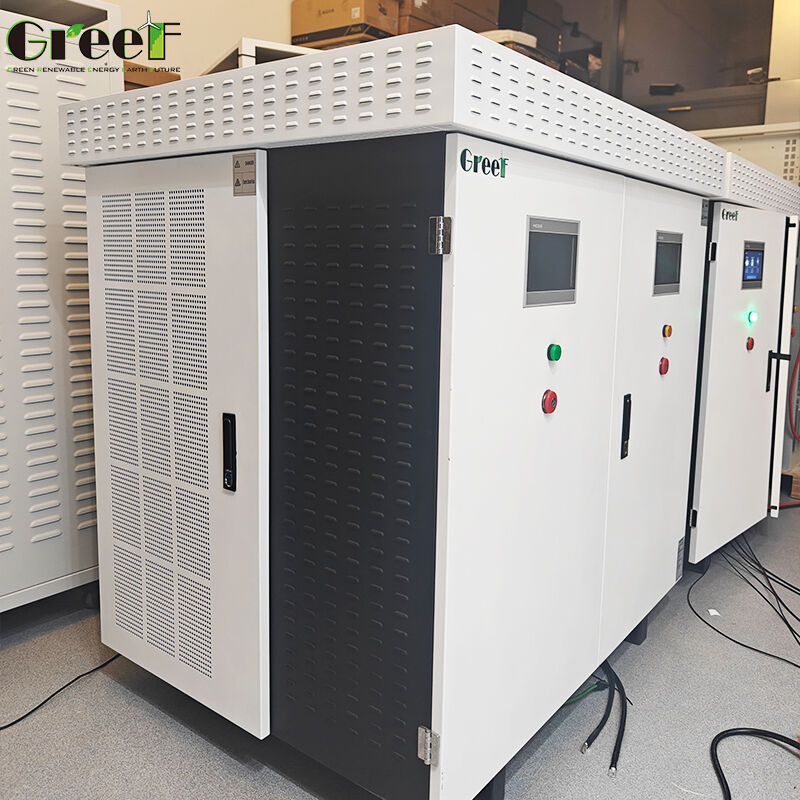 کنترل‌کننده متصل به شبکه با راندمان بالا با باتری لیتیوم یونی و صفحه نمایش لمسی LCD برای مدیریت انرژی