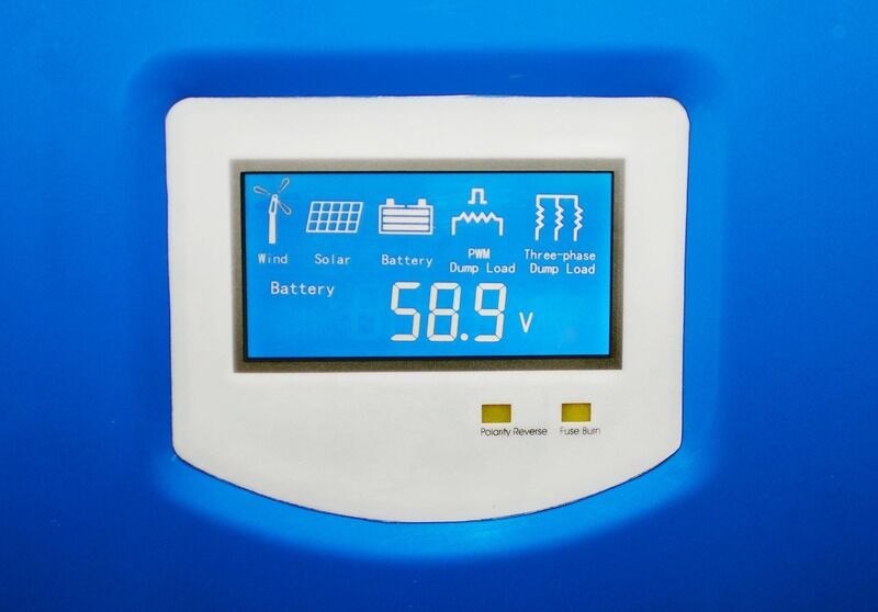 نصب سقف سیستم کوچک هیبریدی خورشیدی باد که 95 درصد کارایی را تضمین می کند مناسب برای انرژی تجدید پذیر خارج از شبکه